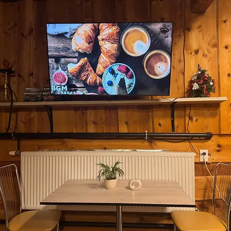 Cosy In Family Compound