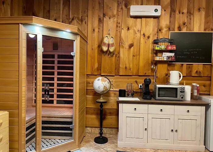 Apartman Cosy In Family Compound