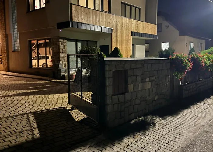 Apartman Cosy In Family Compound